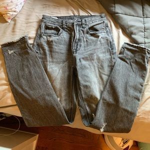 NWOT American Eagle Mom Jeans